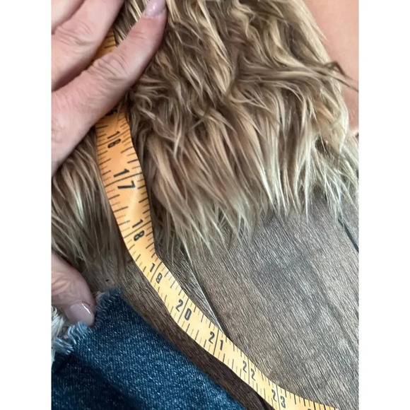 Bebe Tan Satin Soft Faux Fur Lined Casual Vest Size Small - Picture 5 of 6